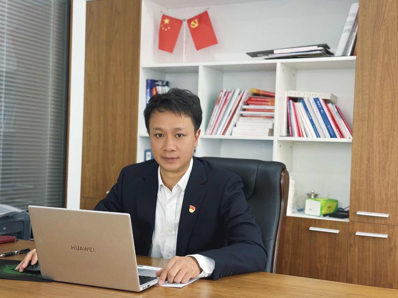 中交二航局十大标兵：曾敏