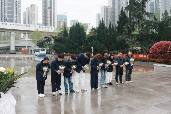 c3ec1e9dd40c401d09215ab28b1921f3(1)