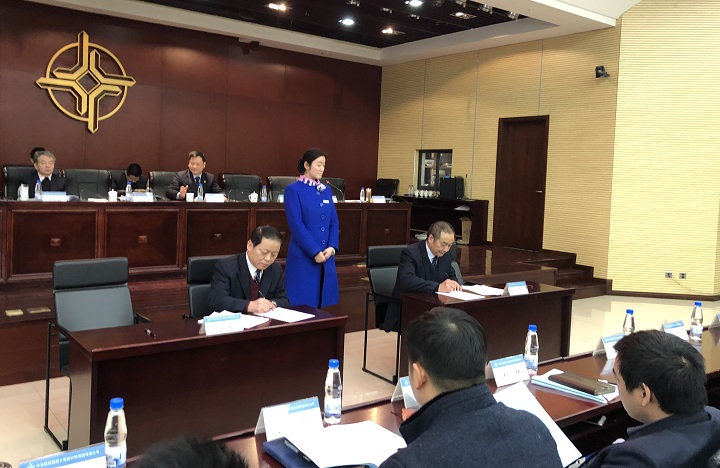 5 图为：签订&ldquo;1+3&rdquo;集体合同.jpg